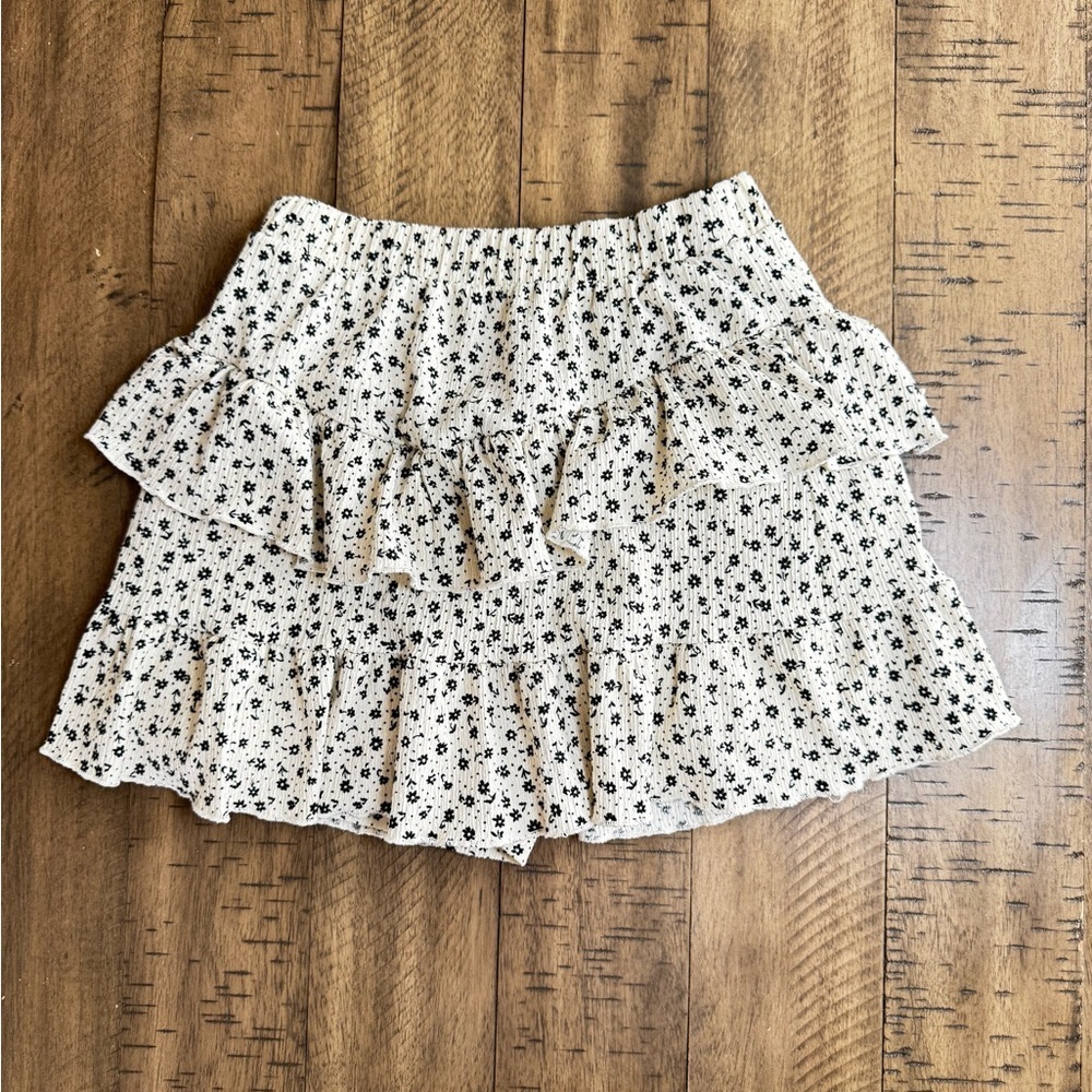Zara Black and White Floral Mini Skirt